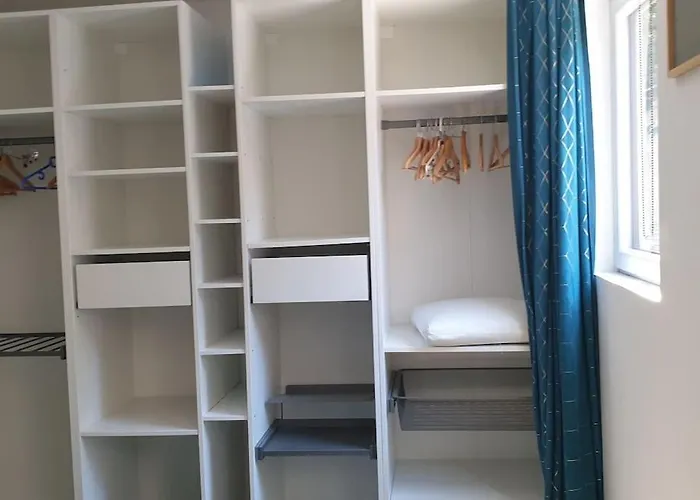 Petite Villa En Bois Avec Piscine