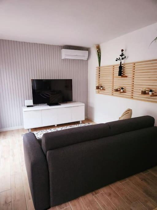Ferienhaus Petite En Bois Avec Piscine *